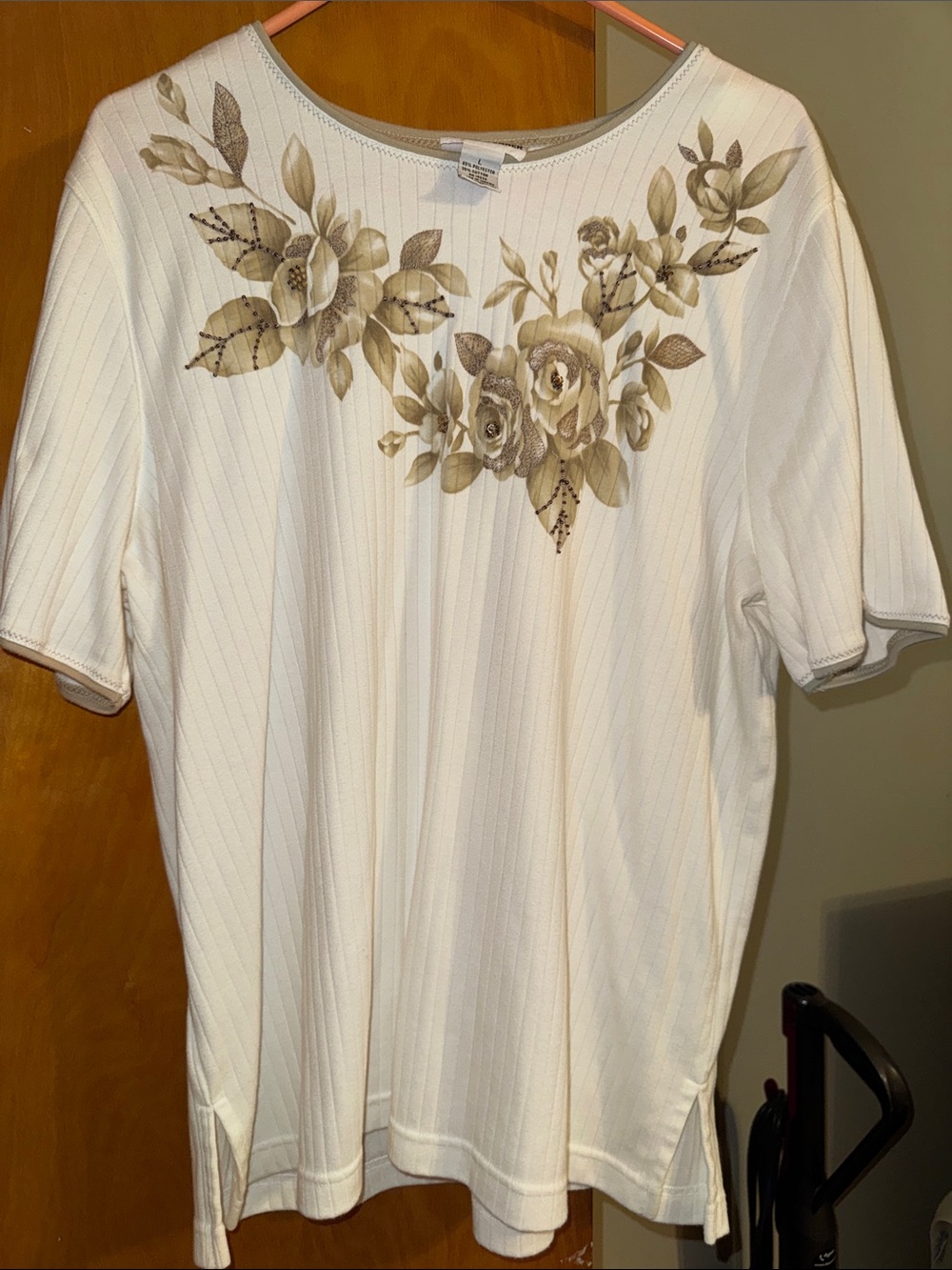 Alfred Dunner Cream Floral Appliqué Short Sleeve Top